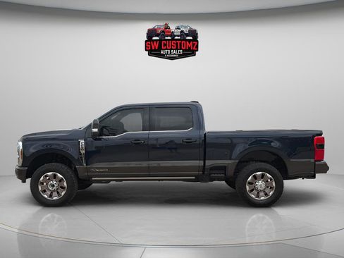 Used 2025 Ford F250 4x4 Crew Cab Super Duty image 4