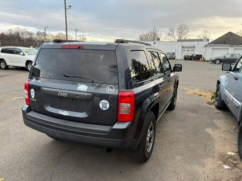 Used 2014 Jeep Patriot Sport image 4