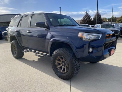 Used 2016 Toyota 4Runner SR5 image 7