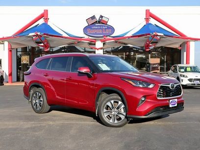 Used 2024 Toyota Highlander XLE