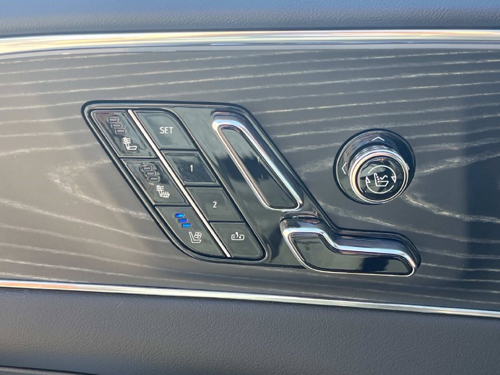 Used 2024 Cadillac Lyriq Luxury RWD image 29