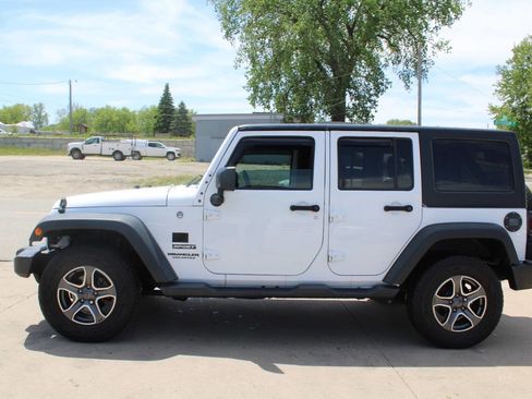 Used 2017 Jeep Wrangler Unlimited Sport w/ Quick Order Package 23S AWD/4WD image 5