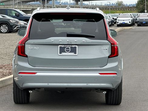 New 2026 Volvo XC90 T8 Plus w/ Protection Package AWD/4WD image 4