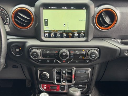 Used 2021 Jeep Gladiator Mojave AWD/4WD image 24