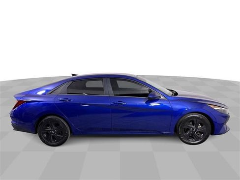 Used 2022 Hyundai Elantra SEL w/ Convenience Package image 9