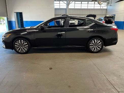 Used 2023 Nissan Altima 2.5 SV FWD image 6