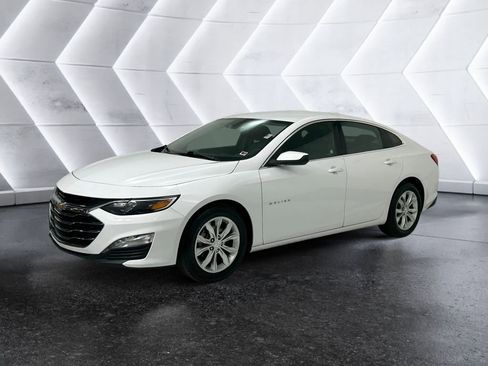 Used 2024 Chevrolet Malibu LT image 3