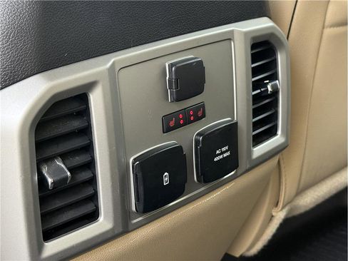 Used 2017 Ford F150 Lariat w/ Equipment Group 502A Luxury AWD/4WD image 29