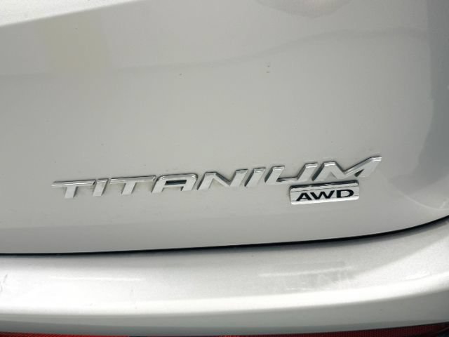 Used 2018 Ford Edge Titanium w/ Equipment Group 301A AWD/4WD image 8