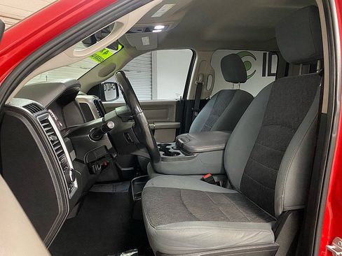 Used 2019 RAM 1500 Classic SLT w/ Luxury Group image 10