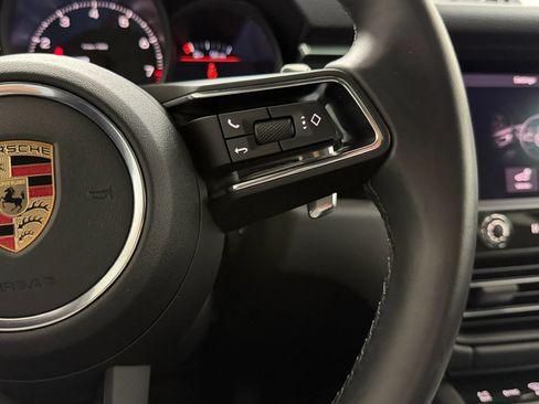 Used 2025 Porsche Macan AWD/4WD image 23