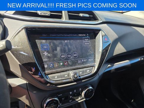 Used 2022 Chevrolet TrailBlazer LT w/ Convenience Package FWD image 10