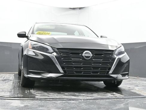 Used 2024 Nissan Altima 2.5 SV FWD image 43
