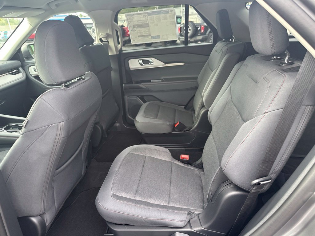 New 2026 Ford Explorer Active RWD image 10
