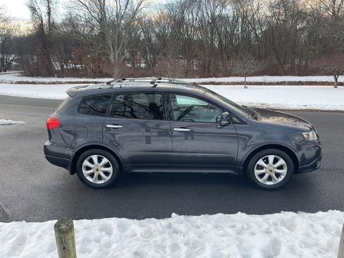 Used 2011 Subaru Tribeca Touring image 17