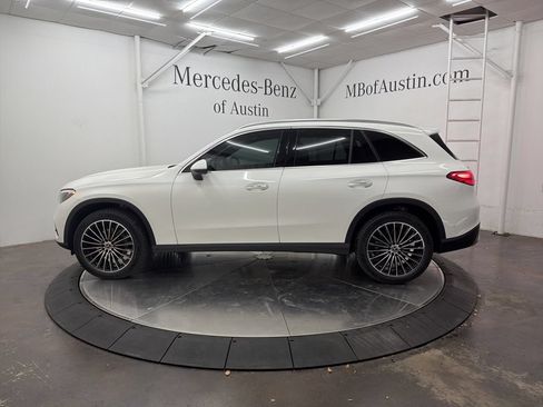 Used 2026 Mercedes-Benz GLC 300 image 4