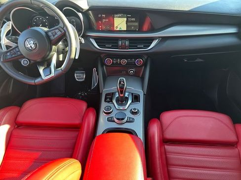Used 2024 Alfa Romeo Stelvio Veloce image 24