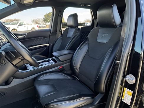 Used 2022 Ford Edge ST image 25