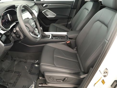 New 2025 Audi Q3 2.0T Premium image 24