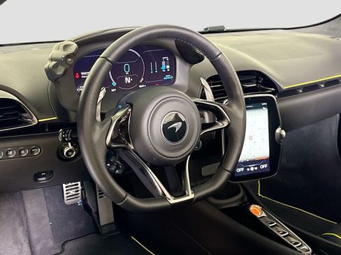 Used 2025 McLaren Artura Spider RWD image 10