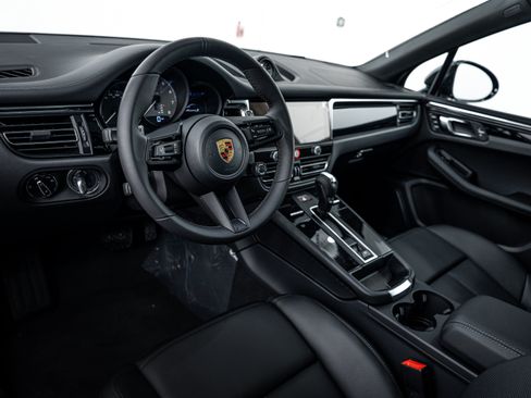 Certified 2026 Porsche Macan S AWD/4WD image 4