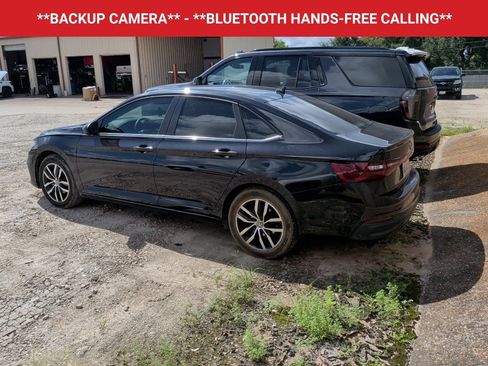 Used 2025 Volkswagen Jetta SE FWD image 5