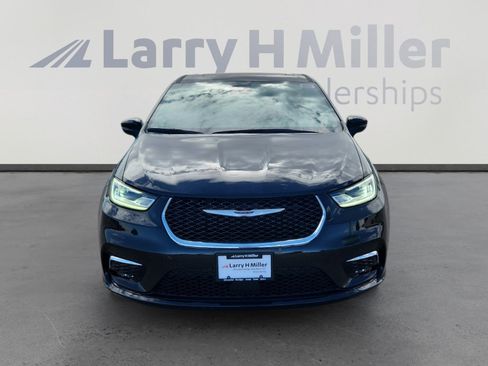 New 2025 Chrysler Pacifica Select image 9