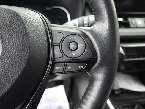 Used 2023 Toyota RAV4 XLE Premium image 35