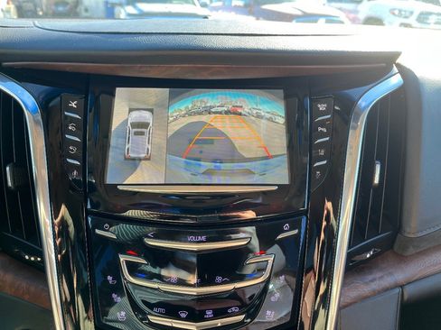 Used 2015 Cadillac Escalade Premium image 14
