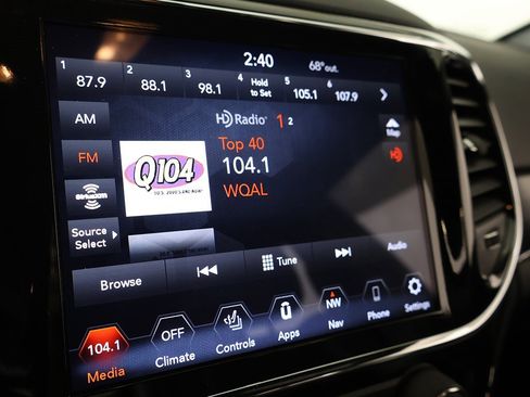 Used 2022 Jeep Grand Cherokee Limited image 47