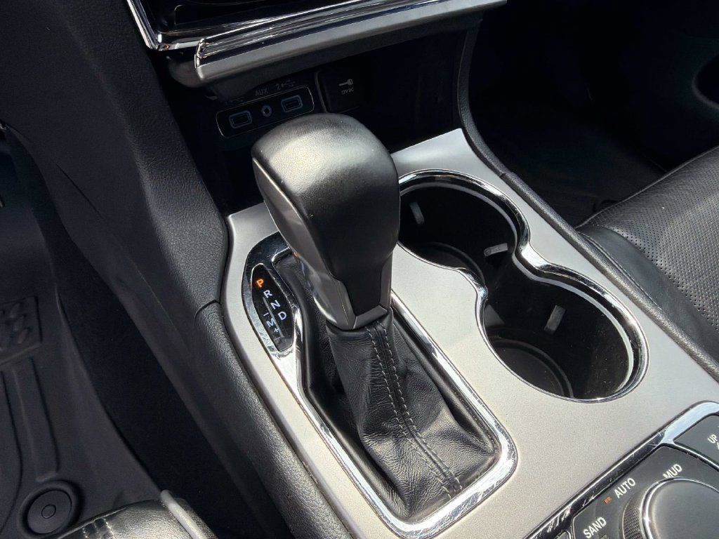 Used 2020 Jeep Grand Cherokee Overland AWD/4WD image 30
