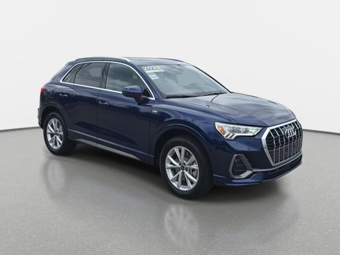 Certified 2023 Audi Q3 2.0T Premium Plus w/ Premium Plus Package image 3