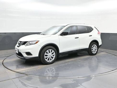 Used 2016 Nissan Rogue S w/ S Family Package FWD image 1