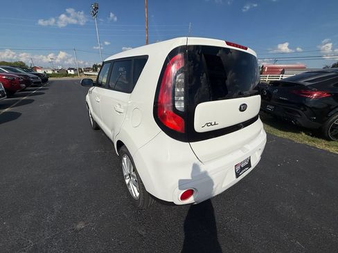 Used 2019 Kia Soul + FWD image 6
