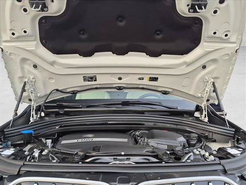 New 2027 BMW X1 xDrive28i AWD/4WD image 17