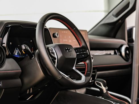 Used 2024 Chevrolet Colorado Z71 w/ Z71 Convenience Package 2 image 41