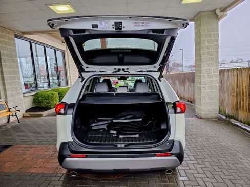 Used 2022 Toyota RAV4 Limited image 52