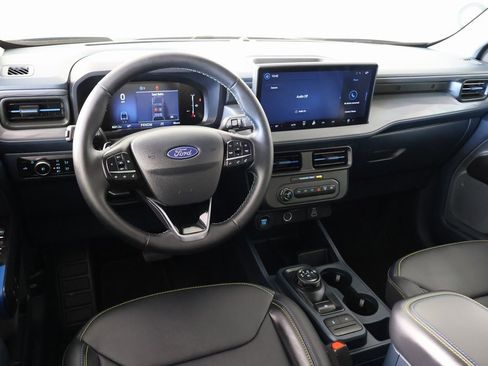 Used 2025 Ford Maverick Lobo image 2