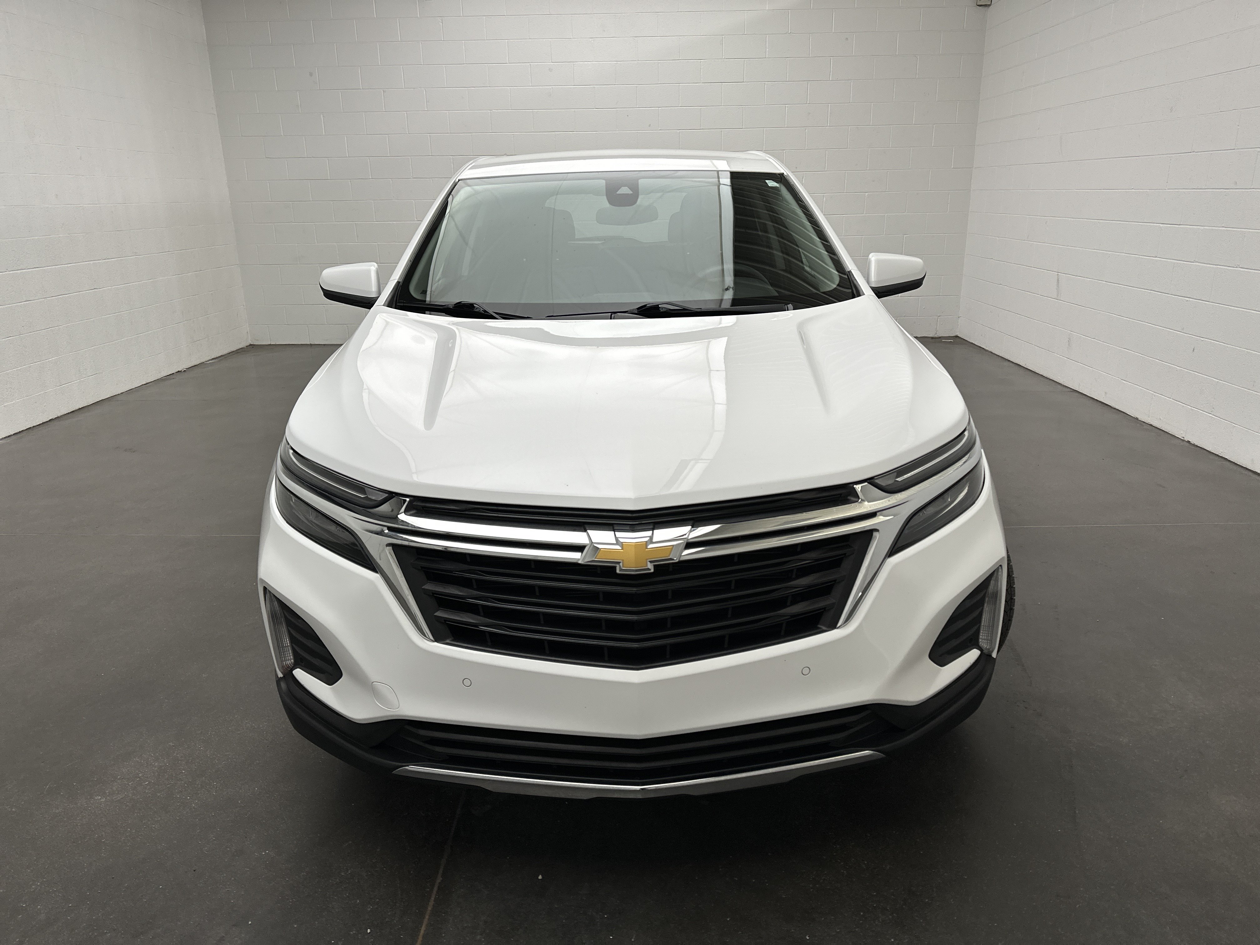 Used 2023 Chevrolet Equinox LT w/ LPO, Floor Liner Package AWD/4WD image 4