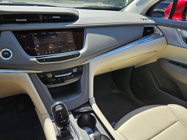 Used 2024 Cadillac XT5 Premium Luxury w/ LPO, Floor Liner Package AWD/4WD image 21