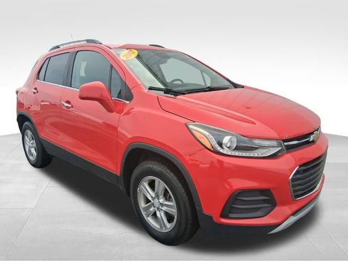 Used 2017 Chevrolet Trax LT w/ LT Convenience Package image 9