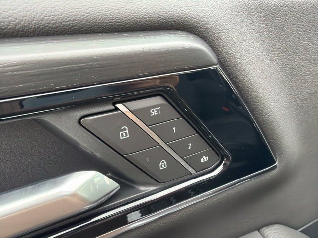 New 2026 GMC Yukon Denali w/ Denali Reserve Package AWD/4WD image 11