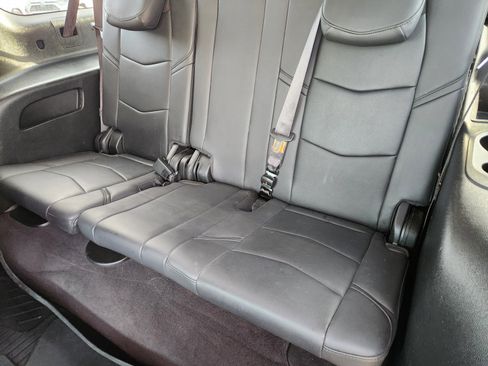 Used 2020 Cadillac Escalade ESV Premium Luxury image 40