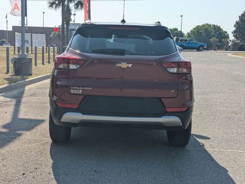 Used 2025 Chevrolet TrailBlazer LT FWD image 3
