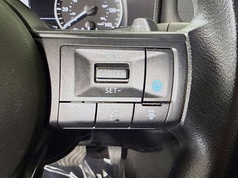 Used 2024 Nissan Rogue SV FWD image 15
