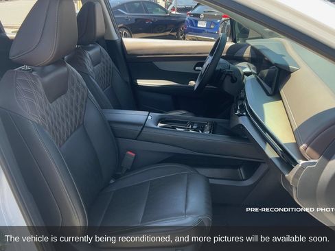 Used 2025 Nissan Murano Platinum w/ Cargo Package AWD/4WD image 13