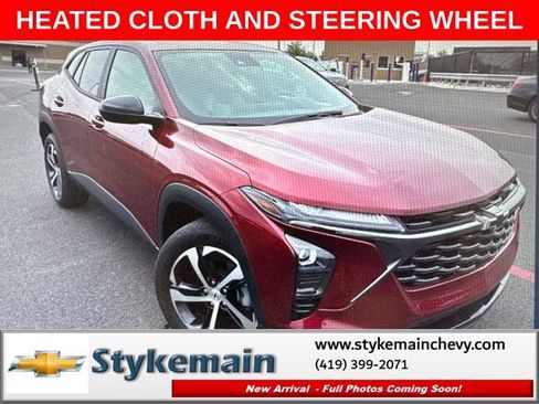 Used 2024 Chevrolet Trax RS FWD image 1