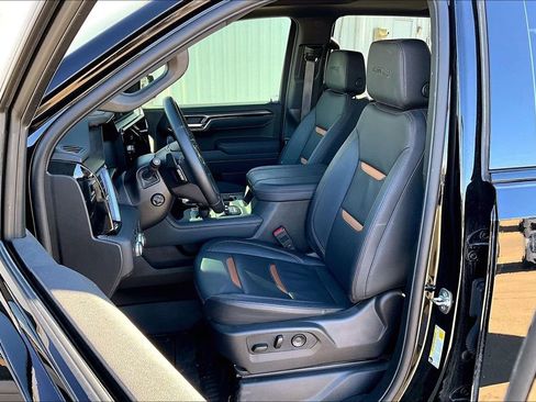 Used 2025 GMC Sierra 1500 AT4 w/ AT4 Premium Package AWD/4WD image 31