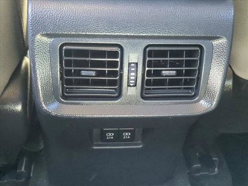 Certified 2022 Toyota Venza LE image 16