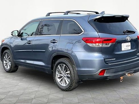 Used 2019 Toyota Highlander XLE image 4